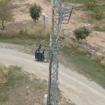 Drones inspeccionando infraestructuras industriales